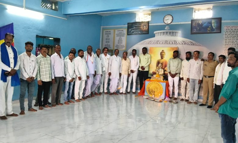 बाबासाहेब आंबेडकरांच्या विचाराची प्रेरणा घेऊन आपल्या जीवनात सुधारणा करा. बाबासाहेब आंबेडकरांच्या विचाराची प्रेरणा घेऊन आपल्या जीवनात सुधारणा करा.