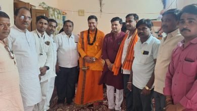 नरसी येथील चौधरी यांच्या निवासस्थानी सदगुरु सिद्धचैतन्य शिवाचार्य महाराज यांचे भव्य स्वागत.
