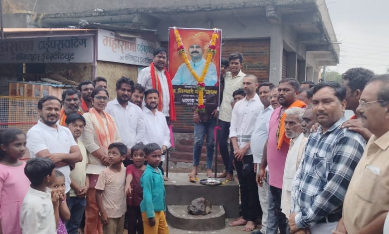 माहूर शहरात दिवंगत शिवसेना शहर प्रमुख निरधारी जाधव यांना श्रद्धांजली !. माहूर शहरात दिवंगत शिवसेना शहर प्रमुख निरधारी जाधव यांना श्रद्धांजली !.