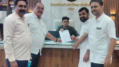 दुष्काळ जाहीर करून तातडीची मदत द्या – जिल्हाधिकाऱ्यांना निवेदन.