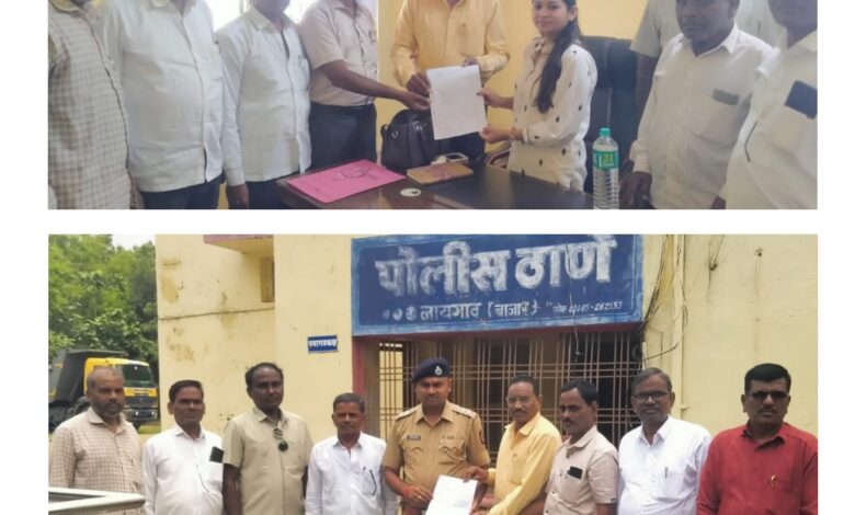 नायगावमध्ये वाहतूक कोंडीचा विळखा — बेशिस्त वाहनांवर नियंत्रणासाठी नागरिकांनी पोलिस व नगर पंचायत प्रशासनाकडे दिले निवेदन. नायगावमध्ये वाहतूक कोंडीचा विळखा — बेशिस्त वाहनांवर नियंत्रणासाठी नागरिकांनी पोलिस व नगर पंचायत प्रशासनाकडे दिले निवेदन.