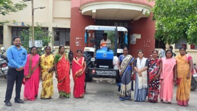 रमाबाई आंबेडकर महिलांना मिळाल्या उद्योग व्यवसायासाठी ट्रॅक्टर महाराष्ट्र राज्य ग्रामीण जीवन्नोती अभियान ग्रामीण भागात यशस्वी.