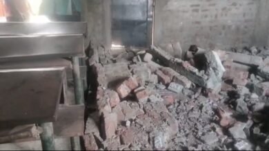 शाळेचे भिंत कोसळून चार विद्यार्थी जखमी; नांदेडच्या देगलूर तालुक्यातील भायेगाव येथील घटना ; छत्रपती शाहू माध्यमिक विद्यालयांची भींत कोसळली.;