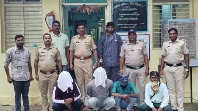 पोलीस निरीक्षकाची मटका अड्ड्यावर धाड .