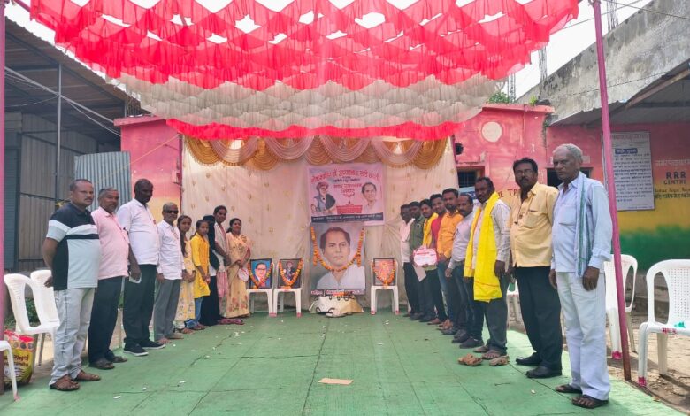 अण्णाभाऊ साठे जयंती निमित्त माहूर येथे रक्तदान शिबिर संपन्न. अण्णाभाऊ साठे जयंती निमित्त माहूर येथे रक्तदान शिबिर संपन्न.