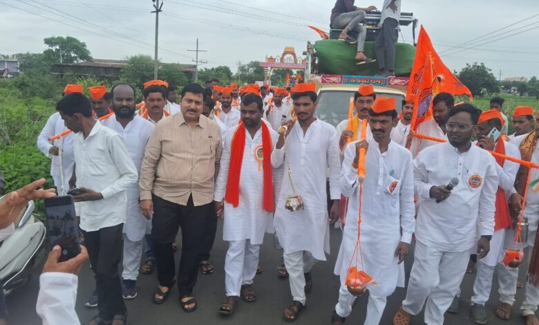 श्री शंभो ग्रुप आयोजित १०८ कावड यात्रेला उत्स्फूर्त प्रतिसाद ; भक्तिभाव, उत्साह आणि सामाजिक सलोख्याचा अद्भुत संगम . श्री शंभो ग्रुप आयोजित १०८ कावड यात्रेला उत्स्फूर्त प्रतिसाद ; भक्तिभाव, उत्साह आणि सामाजिक सलोख्याचा अद्भुत संगम .