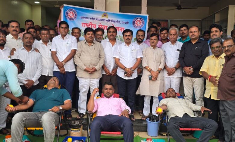 नायगाव डॉक्टर असोसिएशनचा स्तुत्य उपक्रम ; भव्य रक्तदान शिबिराचे यशस्वी आयोजन खा रवींद्र चव्हाण. नायगाव डॉक्टर असोसिएशनचा स्तुत्य उपक्रम ; भव्य रक्तदान शिबिराचे यशस्वी आयोजन खा रवींद्र चव्हाण.