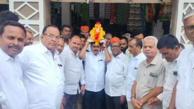 नायगांव शहरातील मानाच्या गणरायाची खासदार रवींद्र पाटील चव्हाण यांच्या प्रमुख उपस्थितीत स्थापना वर्षनु वर्षाची अखंड परंपरा .