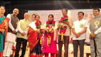 नांदेड : स्वर्गीय गंगाधरावजी पांपटवार जीवन गौरव पुरस्कार खा रविंद्र चव्हाण यांच्या हस्ते वितरण.