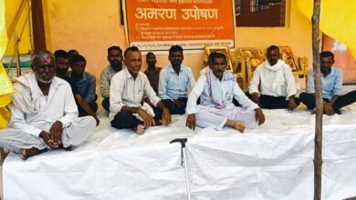 डोंगरगाव येथील दिव्यांग लाभार्थ्यांचे पाच वर्षापासून पाच टक्के निधी चे पैसे थकले ग्रामपंचायत 5% चा निधी रोखल्याने उपोषण करण्याची दिव्यांग व्यक्तीवर आली वेळ.