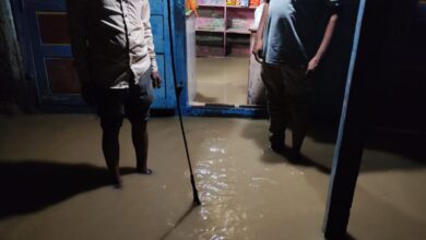 नायगाव शहर पुन्हा जलमय! मुसळधार पावसाने जनजीवन विस्कळीत ; नागरिक , प्रशासन झोपेत!असताना घडला प्रकार.