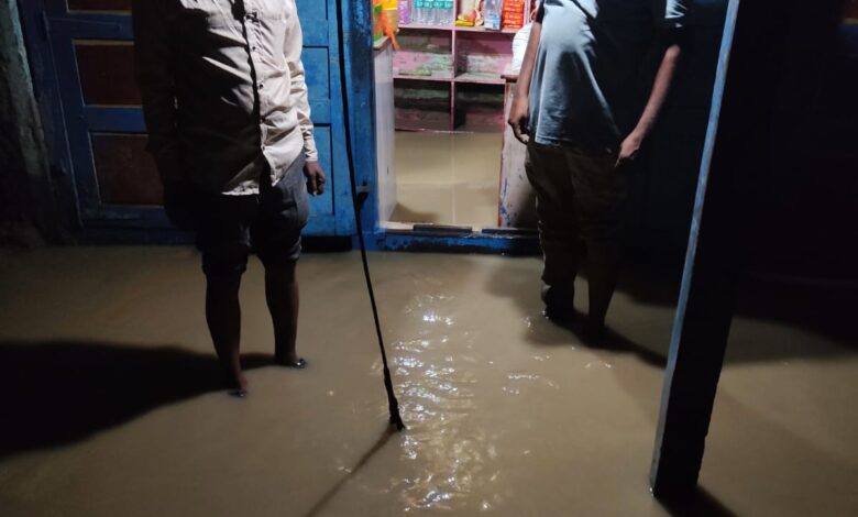 नायगाव शहर पुन्हा जलमय! मुसळधार पावसाने जनजीवन विस्कळीत ; नागरिक , प्रशासन झोपेत!असताना घडला प्रकार. नायगाव शहर पुन्हा जलमय! मुसळधार पावसाने जनजीवन विस्कळीत ; नागरिक , प्रशासन झोपेत!असताना घडला प्रकार.