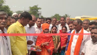 मांजरम येथे आठवडी बाजाराचा महंत यदुबन महाराजांच्या हस्ते शुभारंभ ; हा बाजार नव्या आर्थिक केंद्राचा प्रारंभ ठरण्याची चिन्ह.