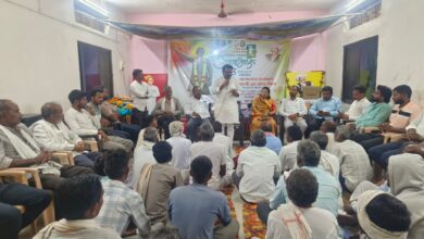 कुंटूर सर्कलमधील हुस्सा येथे शिवराज पाटील होटाळकर यांचा जनसंवाद — गावकऱ्यांच्या विविध समस्या ऐकून घेतल्या.