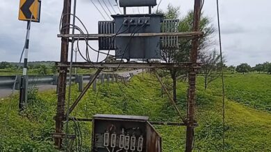 जिल्हाधिकारी साहेब तुम्ही तरी लक्ष देवून डिपीची समस्या सोडवावी : सात महिन्यापासून डिपी बंद ; महावितरणच्या निष्काळजीपणामुळे सिंचनाचा गंभीर प्रश्न. 