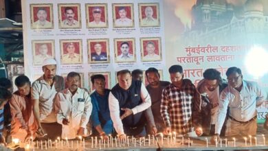 माहूर मध्ये संविधान वाचनासह शहिदांना श्रद्धांजली ; संविधानाचे वाचन; मेणबत्ती प्रज्वलन करून अभिवादन.