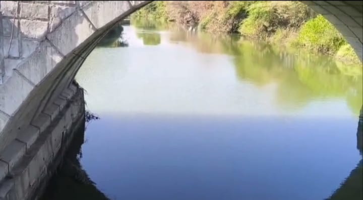 नांदेड : अर्धापूर तालुक्यातील गणुपुर येथील नदीत अनोळखी व्यक्ती चा मृतदेह आढळला. नांदेड : अर्धापूर तालुक्यातील गणुपुर येथील नदीत अनोळखी व्यक्ती चा मृतदेह आढळला.