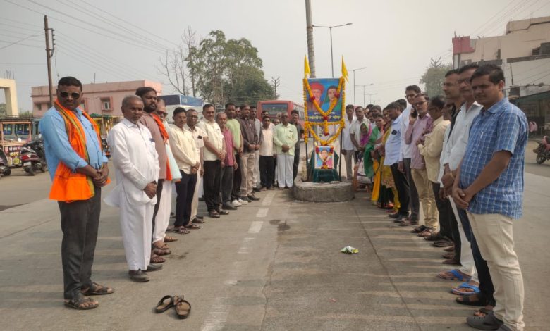 महिलांच्या उन्नतीसाठी क्रांतिज्योती सावित्रीमाई फुले यांनी जीवन वेचले. ; डॉ. राम कदम यांचे प्रतिपादन महिलांच्या उन्नतीसाठी क्रांतिज्योती सावित्रीमाई फुले यांनी जीवन वेचले. ; डॉ. राम कदम यांचे प्रतिपादन
