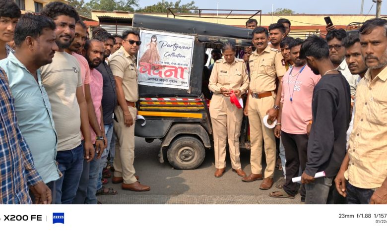 रिफ्लेक्टिव टेप लावल्याने अपघात कमी होण्यास मदत रिफ्लेक्टिव टेप लावल्याने अपघात कमी होण्यास मदत