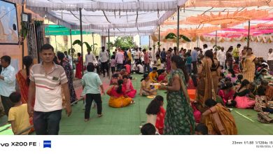 श्रीसंत गजानन महाराज प्रगट दिनानिमित्त ;  मंदिरात हजारो भाविकांनी घेतला महाप्रसादाचा लाभ.