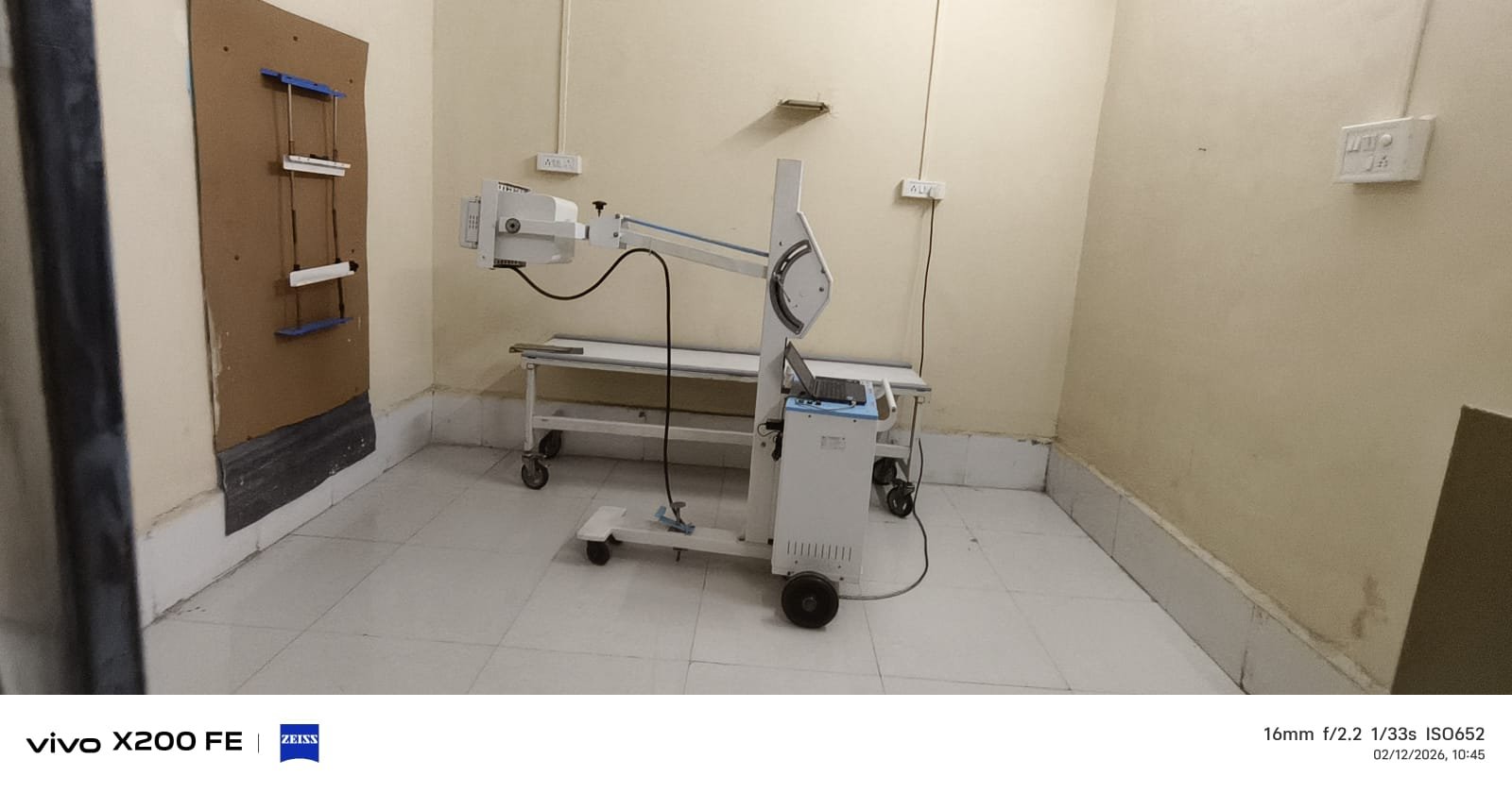 ग्रामीण रुग्णालयात अद्यावत एक्स रे मशीन द्या ; नवीन एक्स-रे मशीन सह आर्थोपेडिक सर्जन ची नियुक्ती करा .