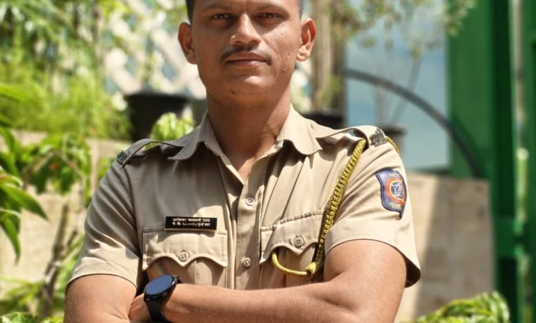 कष्टकरी कुटुंबियांच्या मुलाने PSI पद गाठले! कष्टकरी कुटुंबियांच्या मुलाने PSI पद गाठले!
